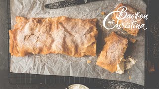 Apfelstrudel  mit selbstgemachtem Teig [upl. by Gurney]