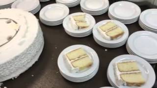 How to cut a wedding cake at McHales [upl. by Oby807]